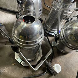 Aquí Tenemos De Venta. Cuatro Luses Para Su Grupo. 