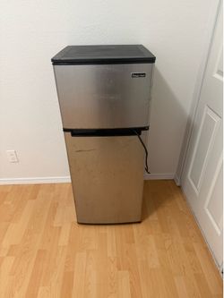Mini refrigerator Mini refrigerator