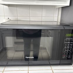 MOVE OUT SALE: Black Microwave