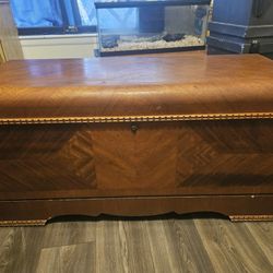1946 Lane Cedar Chest 