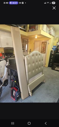 Tufted Upholstered Bed Headboard with Frame