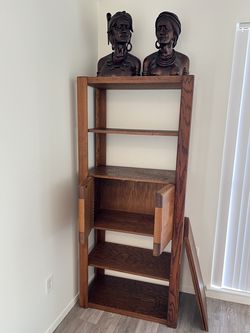 Nice and Attractive Wooden Bookshelf/Entertainment Center