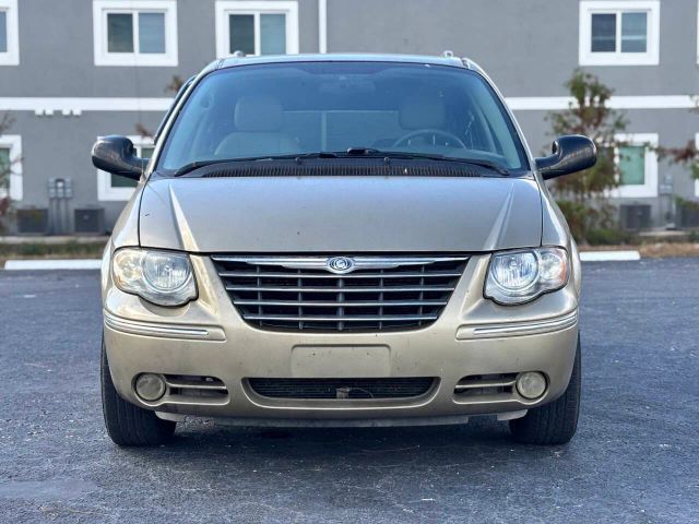 2005 Chrysler Town & Country