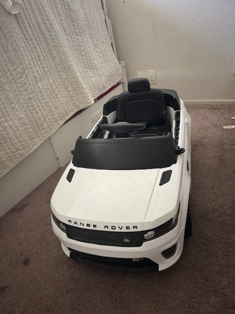 Electric Kids Car 3-6 Year Kid Looks Very Good Minor Craches