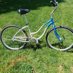 3 Speed FUJI Girls/Ladies 26" Bike....New