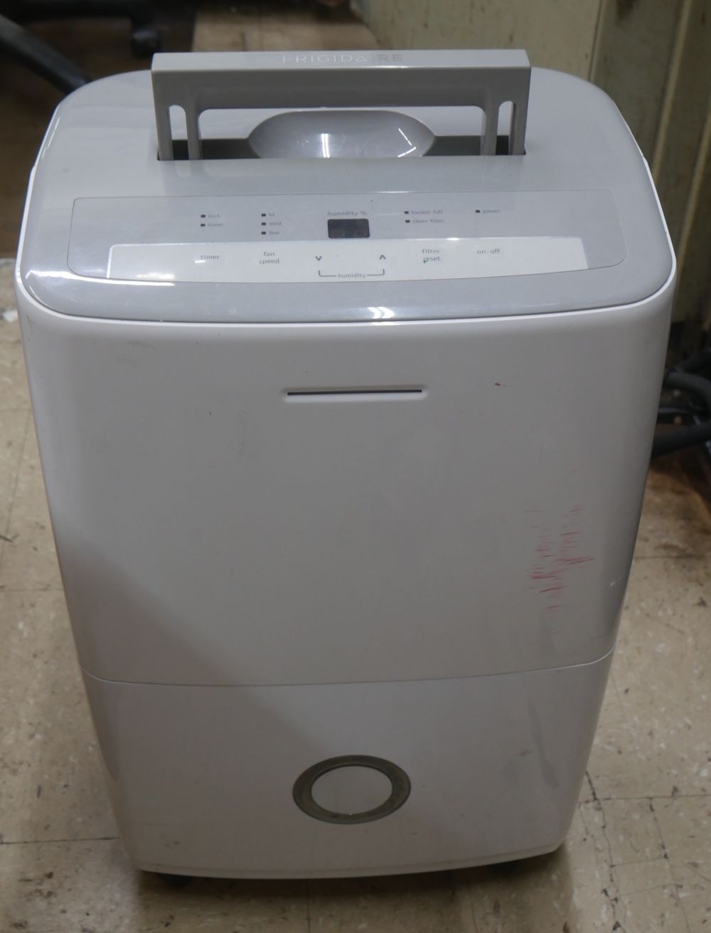 FRIDIDAIRE DEHUMIDIFIER 70 PINT FFAD7033R10 70 PINTS PRE OWNED 881810-1