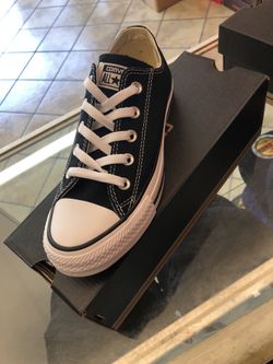 Converse black/white low tops (Sizes 3.5-10.5)