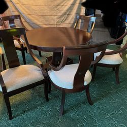 Beautiful Kitchen Table With 5 Matching Chairs Set