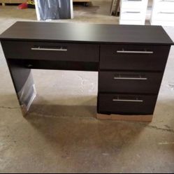 Desk- Escritorio