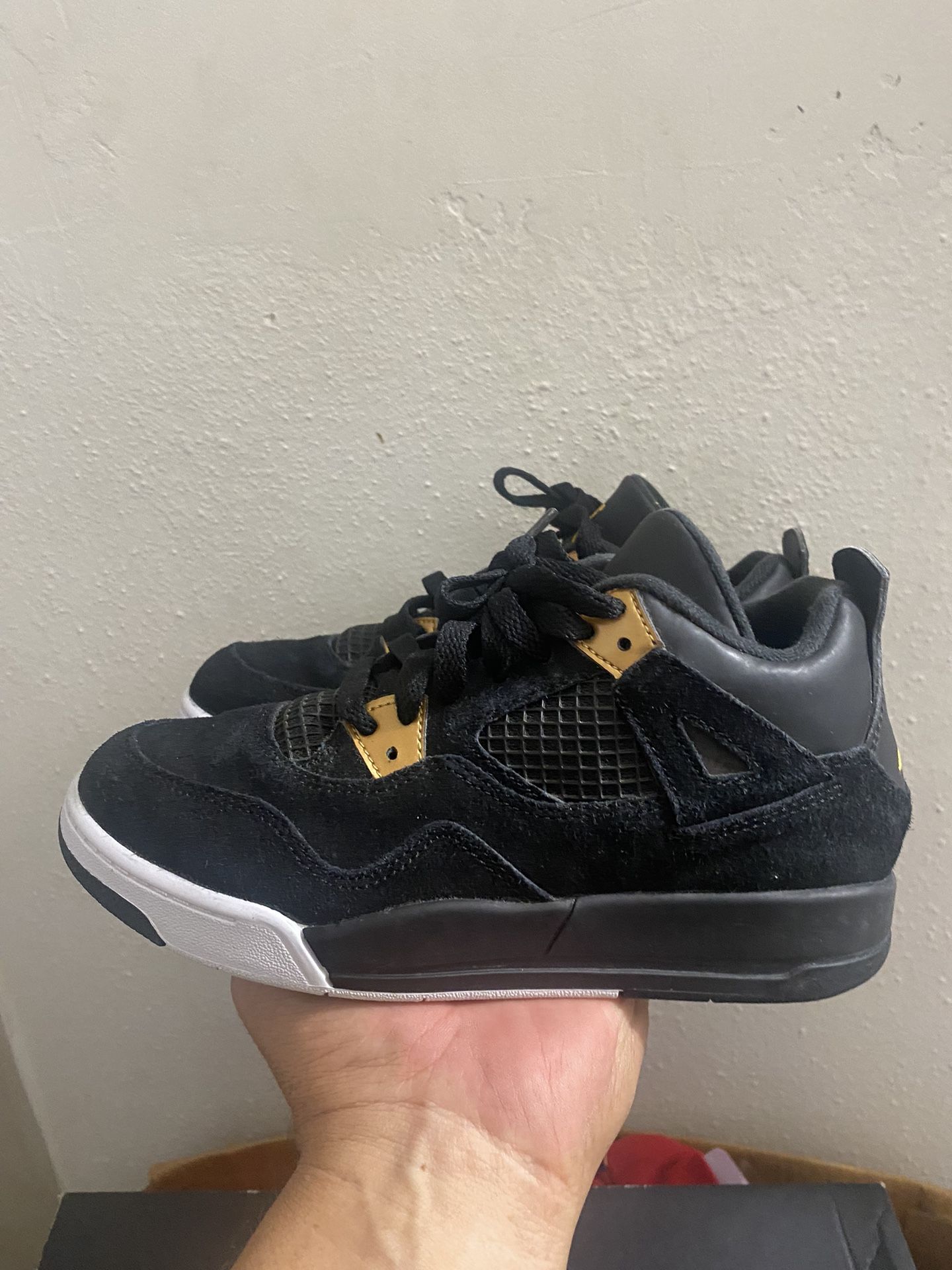 Air Jordan 4 Retro BP Royalty Black -Gold Size 2.5 Authentic for Sale in Houston, TX - OfferUp Air Jordan 4 Retro Bp Royalty Black -Gold Size 2.5 Authentic For Sale In Houston, Tx - Offerup