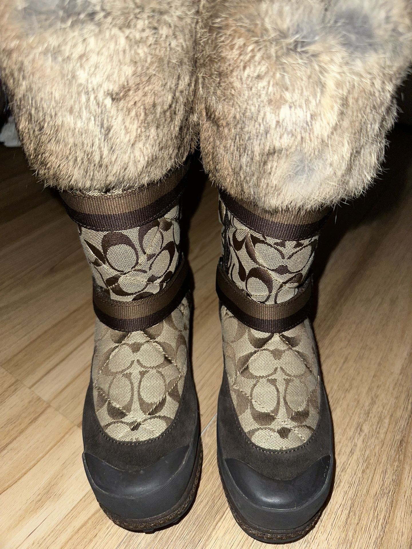 Coach Mariette Winter Snow Boot 8.5 A7185 Signature Canvas Suede Fur Trim
