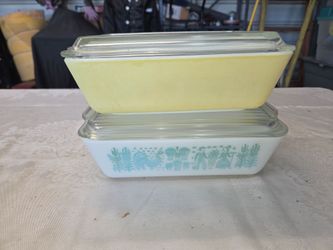 2 vintage Pyrex  refrigerator dishes?