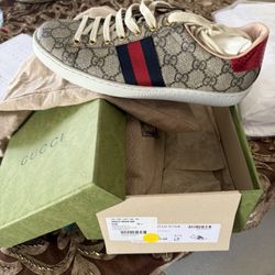 Gucci Ace GG Supreme sneakers Size 37 (7.5 Us) 