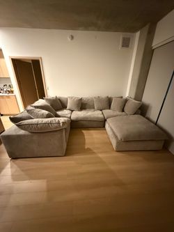 Very nice couch