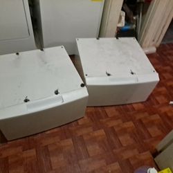 Laundry Storage Good Condition Retails For A Total Price $500 For Both At Lowes Throw Offers