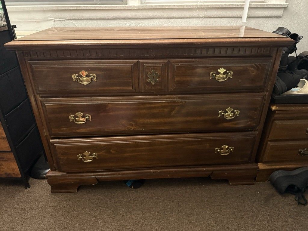 Dresser