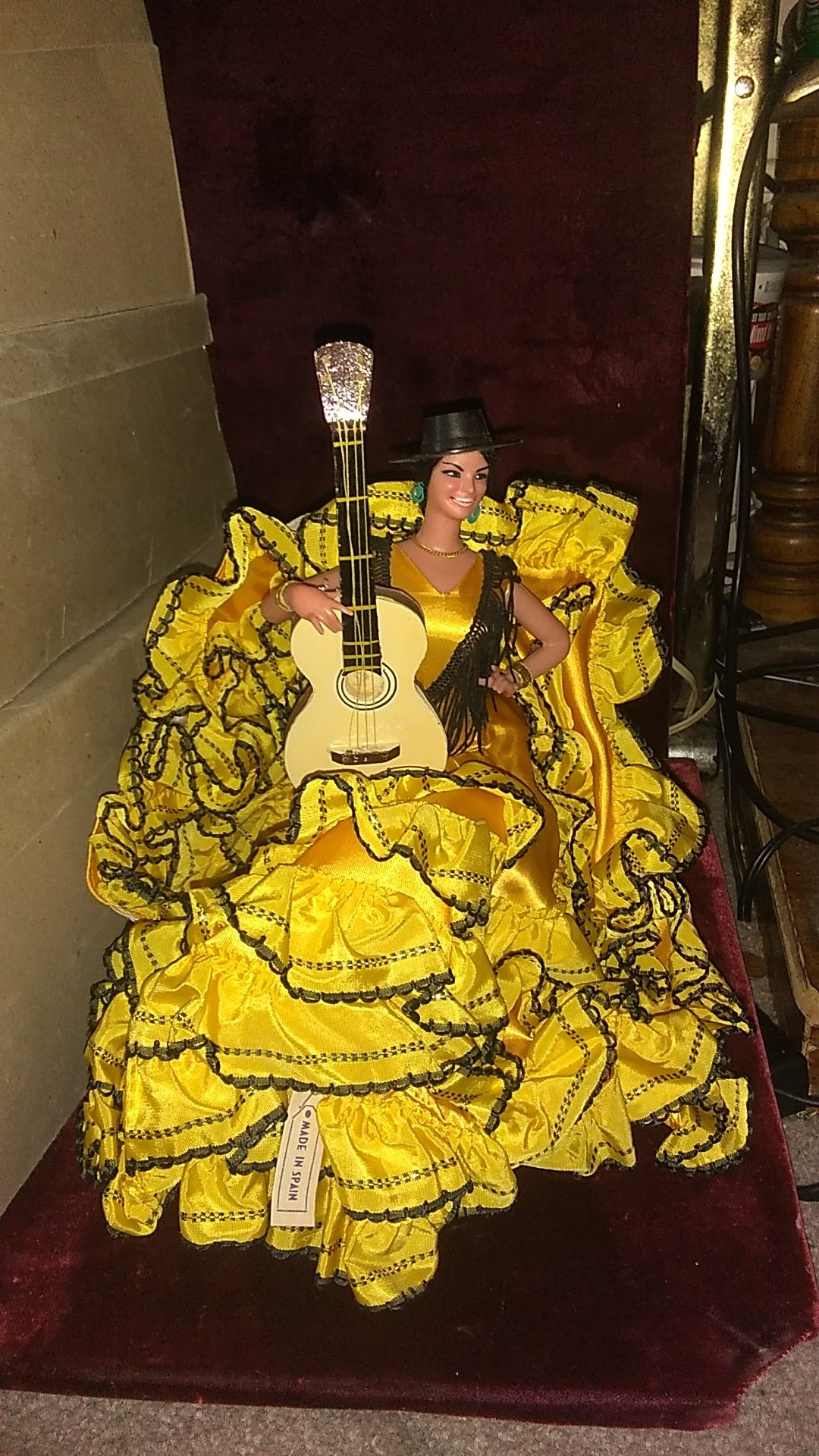 Spanish Lady with Guitar 1968 10"