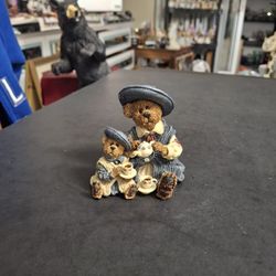 Boyds Bears & Friends The Bearstone Collection, Catherine And Caitlin Berriweather... Fine Cup Of Tea 3.25" Tall Vintage 1999