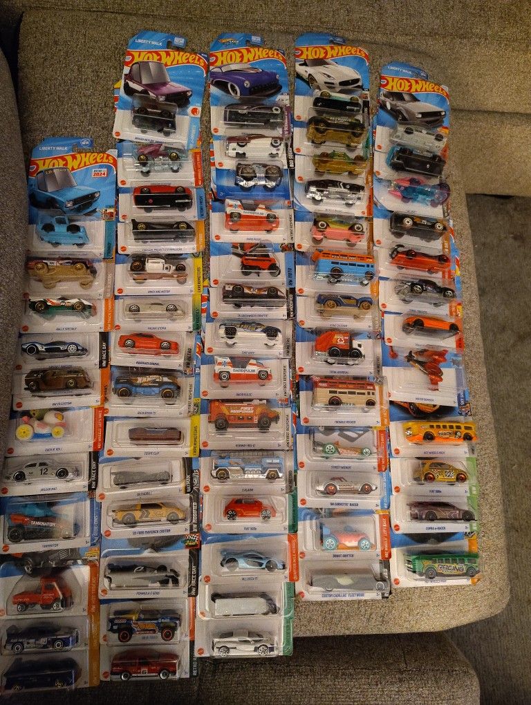 124 Hot Wheel Collectable Cars