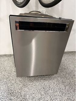 24” KitchenAid Dishwasher- Perfect Condition
