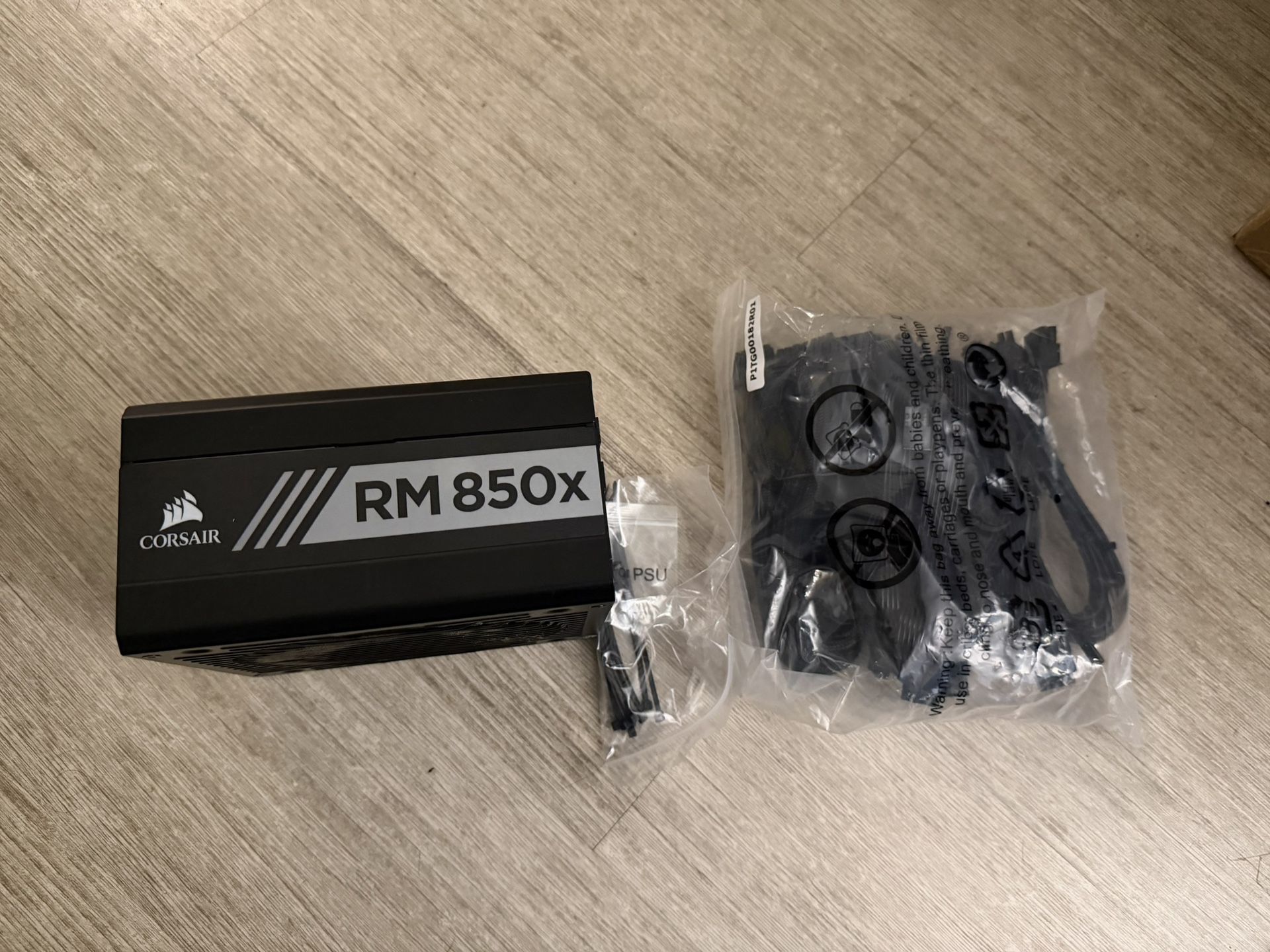 Corsair RM850x – 850W Fully Modular Power Supply 