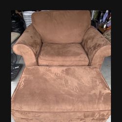 Excellent Condition Chair For Sale 