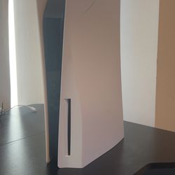 Selling my PlayStation 5 Disc Version in fully working condition.
