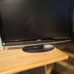 JVC DVD COMBO 22inches (CLEARLAKE AREA)