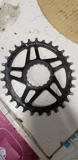 Wolftooth components. Elliptical 30t chainring for race face turbine crank.