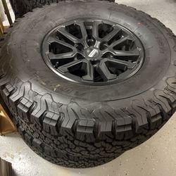 Brand New (Set of 4) 2025 Ford Raptor OEM 35” Tires + Wheels