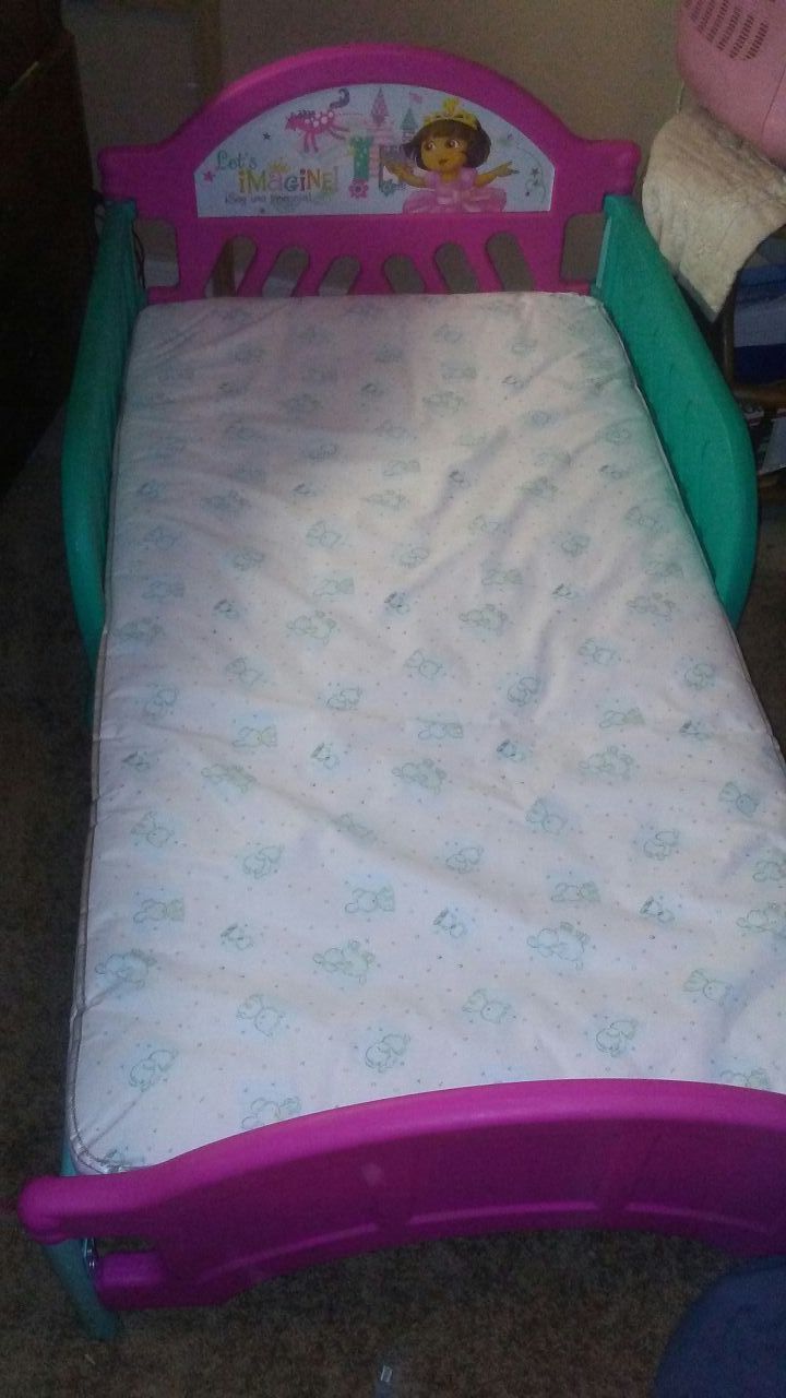 Dora toddler bed barely used