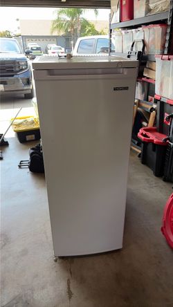 Thomson Upright Freezer White