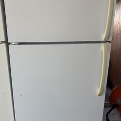 Refrigerator Frigidaire 17 Cubic