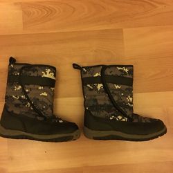 Size 12 kids rain boots