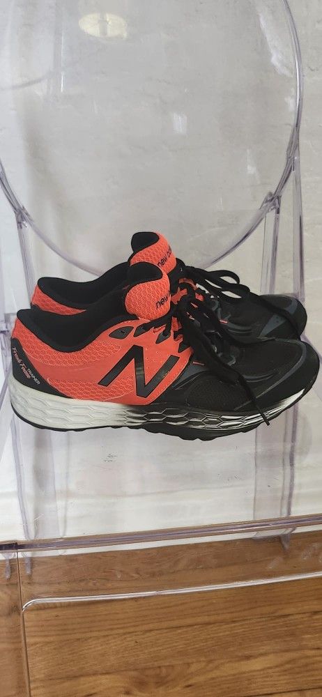 New Balance (Size 9.5)