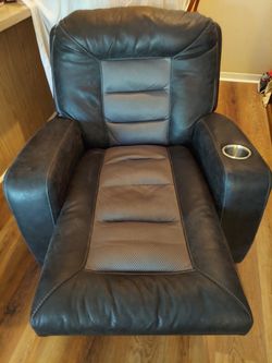 Aerated recliner chair, dark brown, good sized chair