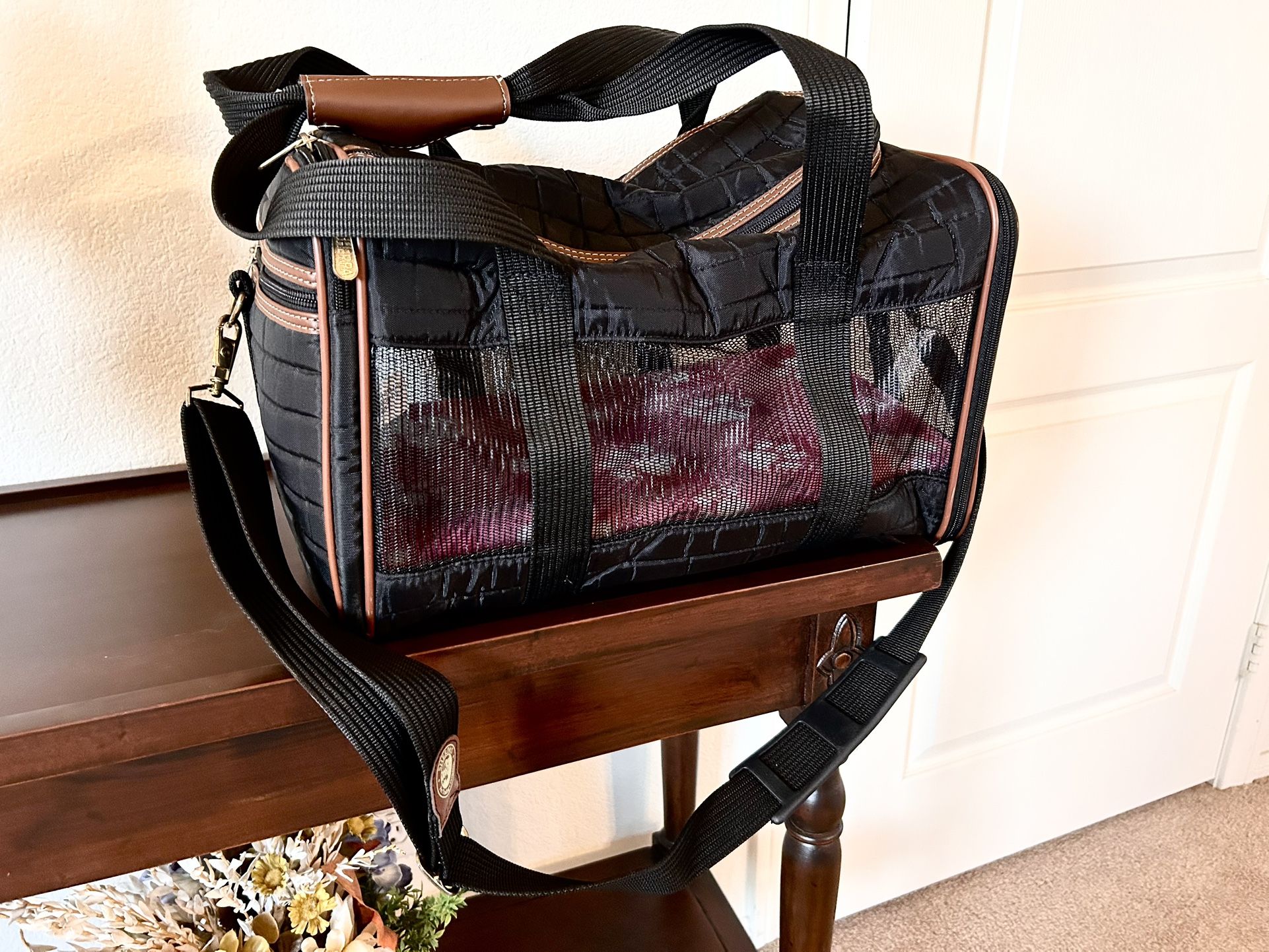 New Sherpa Original Deluxe Travel Pet Carrier Airline - Approved.