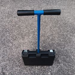 Crain 075 75lbs Vinyl Flooring Roller Almost New Condition. Many Other Tools.  For Pick Up Fremont Sea .  No Low Ball Offers Please. No Trades. 