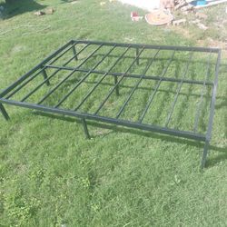 Bed frame queen