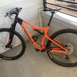 LIKE NEW Orbea H30 Large 