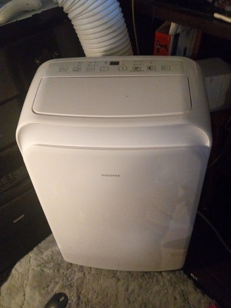 Insignia Air conditioner