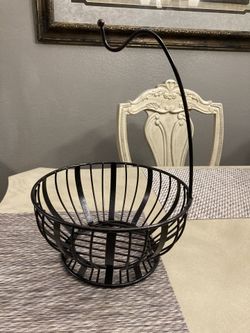 Fruit basket in great condition.