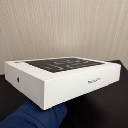 Brand New Apple MacBook M5