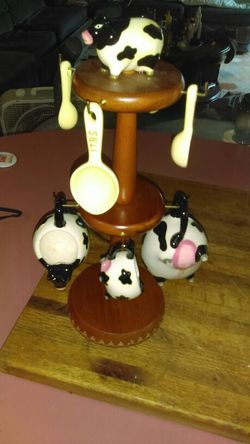 Cow measuring cups