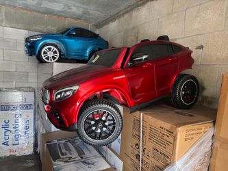Ride on toy kids car for two kids with remote control