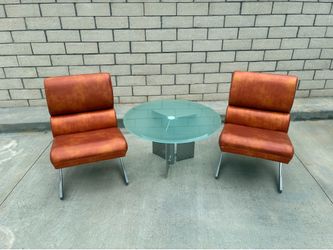 35” H x 22 1/2” W x 18”D Retro Conversation Chair and Table Set