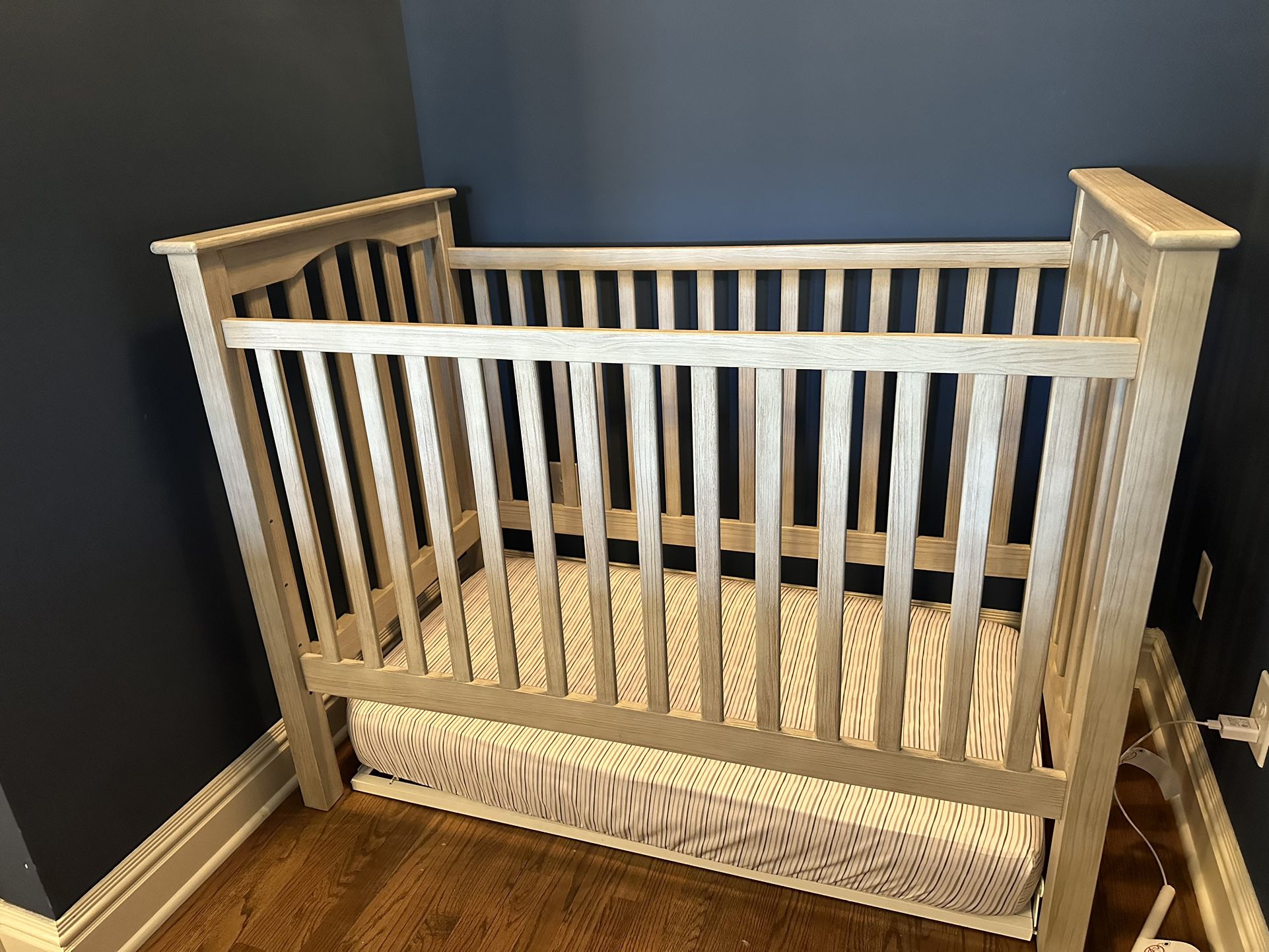 Pottery Barn Kendall Convertible Crib - Weathered White