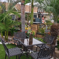 Patio table and 4 heavy-duty aluminum swivel stools/Outdoor Furniture/Cash Only