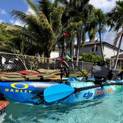 Fishing Kayak (Fishing Competition upgraded) WITH  FIN DRIVE PEDALS & TROLLING MOTOR LIKE NEW 86LB