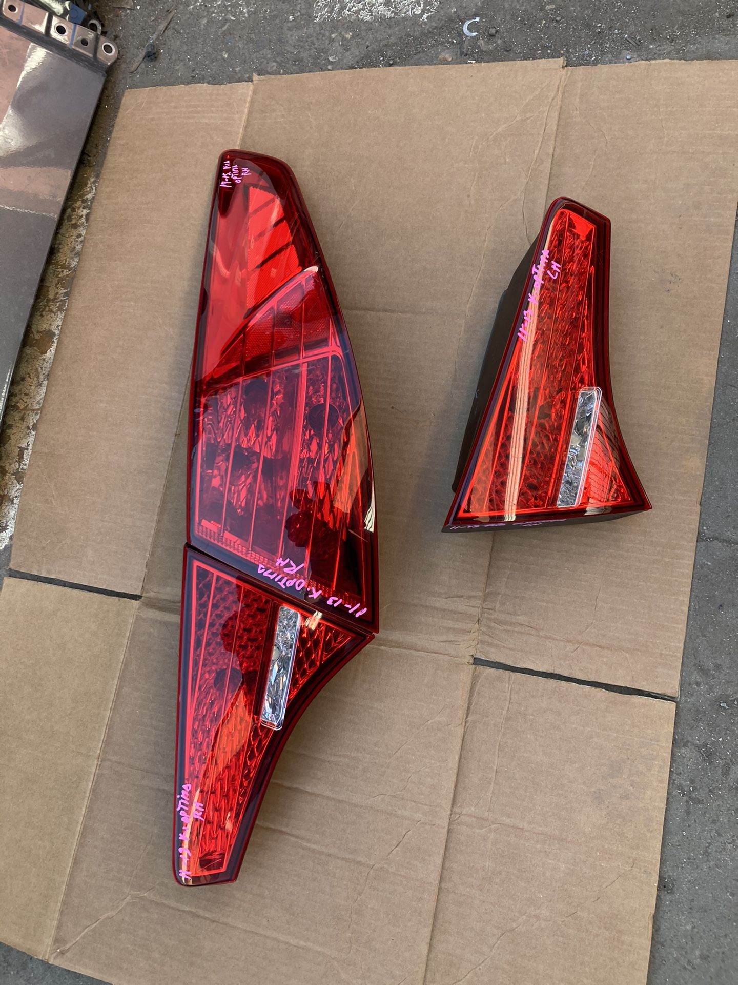 2011 to 2013 Kia Optima EX Tail Light Passenger Side Oem